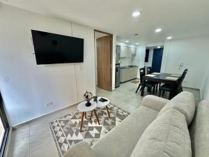 TV a/nebo společenská místnost v ubytování hito 201- Amplio y comodo Apartamento en Laureles