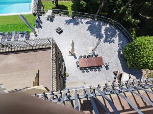 Bazén v ubytování Blue emotion, into wellness & wilderness nebo v jeho okolí