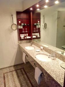 Bilik mandi di Hotel Hesselet