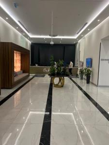 Ο χώρος του λόμπι ή της ρεσεψιόν στο Orbi City Apartment with sea view