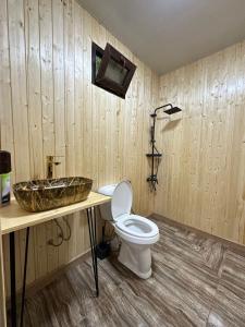 Ένα μπάνιο στο sunrise hill cotage