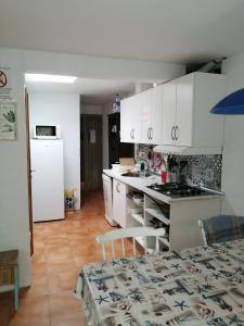 Fotografie z fotogalerie ubytování Bett 1 im Frauen 2-Bettzimmer Nur Frauen Only women Solo mucheres v destinaci Mogán + 4 fotografie