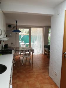 Fotografie z fotogalerie ubytování Bett 1 im Frauen 2-Bettzimmer Nur Frauen Only women Solo mucheres v destinaci Mogán