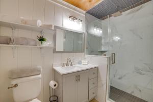 Ένα μπάνιο στο Boat Ramp and Dock at Ultimate Lake Fork Getaway! +20 φωτογραφίες