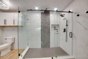 Ένα μπάνιο στο Fish, Boat and Relax! Lake Fork Home with Shared Dock +17 φωτογραφίες