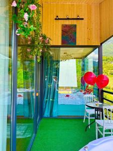 Μπαλκόνι ή βεράντα στο sunrise hill cotage +1 φωτογραφίες