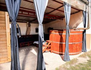 Φωτογραφία από το άλμπουμ του Izabell Vendégház σε Kiskunhalas