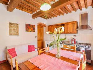 Köök või kööginurk majutusasutuses Tuscan Apartment with Pool - Garden and Lake