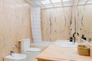 Koupelna v ubytování Vistoso Alto Palace + 91 fotografií