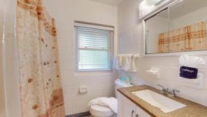 Et badeværelse på Atlantic Breeze #8 + 9 billeder