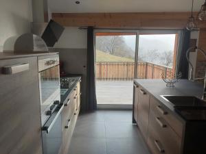 Η κουζίνα ή μικρή κουζίνα στο La Grange