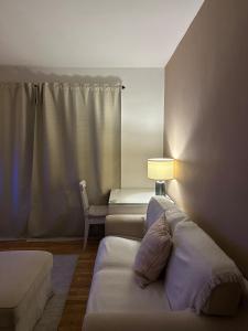 Postel nebo postele na pokoji v ubytování Charming apartment on Leeson Park in Ranelagh