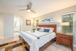 Voodi või voodid majutusasutuse La Florida is a spacious 3bedroom home in SE Cape Coral with a serene freshwater canal view toas +26 fotot