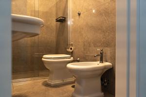 Ένα μπάνιο στο Royal Rooms Portici