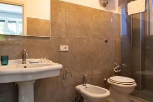 Ένα μπάνιο στο Royal Rooms Portici