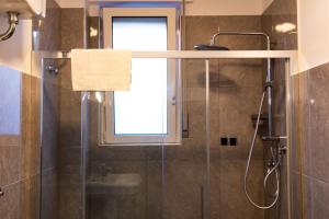 Ένα μπάνιο στο Royal Rooms Portici +68 φωτογραφίες