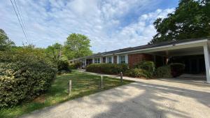 Hoone, kus puhkemaja asub