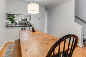 Galeriebild der Unterkunft 7 Mi to Stowe Mtn! Riverfront Retreat on Main St in Stowe