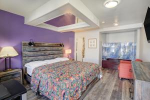 Postel nebo postele na pokoji v ubytování Hotel O Miami Inn & Suites Chicago Midway Airport