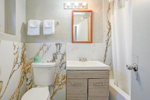 Koupelna v ubytování Hotel O Miami Inn & Suites Chicago Midway Airport