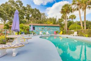 Πισίνα στο ή κοντά στο Unwind Poolside and Walk to Lake! Okeechobee Getaway