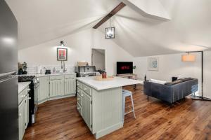 Kuchyň nebo kuchyňský kout v ubytování New! The South Hill Sanctuary-4 min to Manito Park