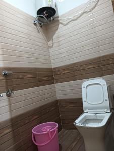 Koupelna v ubytování Shri shyam place