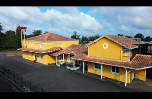 Το κτήριο όπου στεγάζεται  το ξενοδοχείο