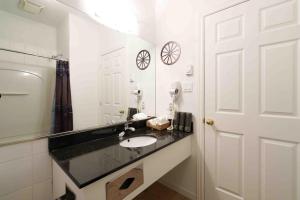 Gallery image of Varennes Grand Montreal Hotel in Varennes +15 photos