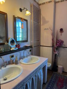 Ένα μπάνιο στο B&B Al Roncaccio