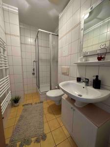 Ένα μπάνιο στο 1,5 Zimmer für 4 Personen auf 38qm Wohnfläche +20 φωτογραφίες