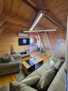 Χώρος καθιστικού στο 4 BEARs