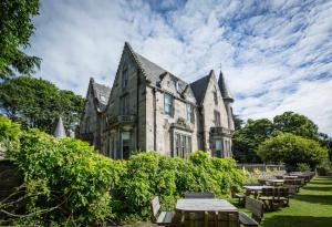 The building where the vacation home is located 