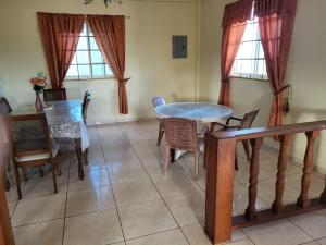 Posezení v ubytování OceanView Villa