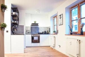 Кухня или мини-кухня в stycoz - Modern studio 5 - Central
