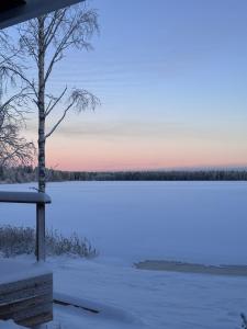 Fotografie z fotogalerie ubytování Aurora Lake Cabin v destinaci Korospohja