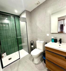 Koupelna v ubytování A home in Granada