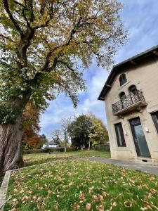 Το κτήριο όπου στεγάζεται  η παραθεριστική κατοικία