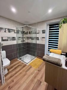 Ένα μπάνιο στο La Pomponnette