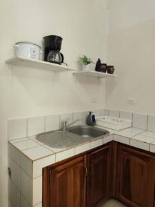 Η κουζίνα ή μικρή κουζίνα στο Studio apartment on the beach +5 φωτογραφίες