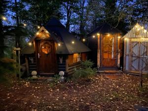 Zahrada ubytování The Hobbit House and Secret Garden + 55 fotografií