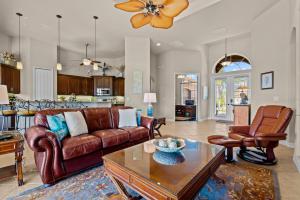 Foto de la galería de Royal Sereni Tee - Cape Royal Golf Community en Matlacha