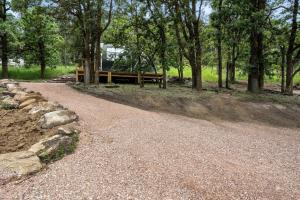 Φυσικό τοπίο κοντά σε οργανωμένο κάμπινγκ