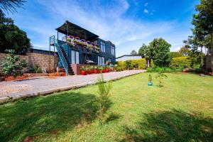 Aed väljaspool majutusasutust S&L Residence Ke