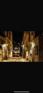 Το κτήριο όπου στεγάζεται  το διαμέρισμα