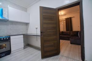 Η κουζίνα ή μικρή κουζίνα στο Regis Homes Int +10 φωτογραφίες