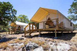 Fotografie z fotogalerie ubytování Glamping Under Starry Skies in Hill Country v destinaci Kendalia
