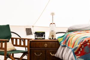 Voodi või voodid majutusasutuse Peaceful Off-Grid Grand Canyon Stay toas