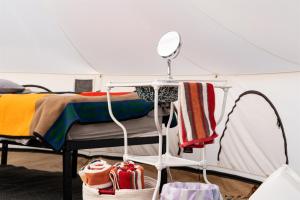 Voodi või voodid majutusasutuse Family Nature Getaway with 1 Queen 2 Twin Beds toas