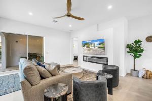 Φωτογραφία από το άλμπουμ του Temple of Time - Huge pool home Arlington Park! σε Σεϊρασότα